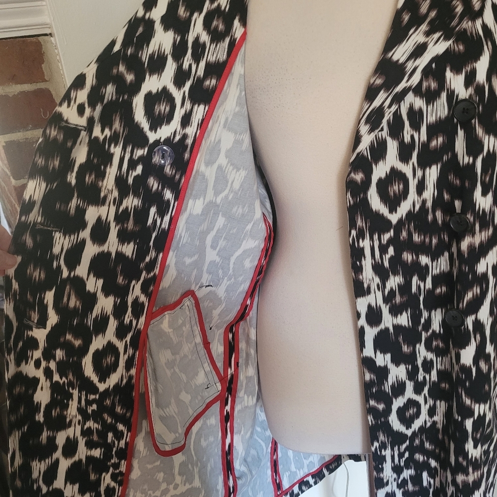 Dana Buchman Double Breasted Animal Print Trench Coat Size Large Lightweight - Picture 7 of 14